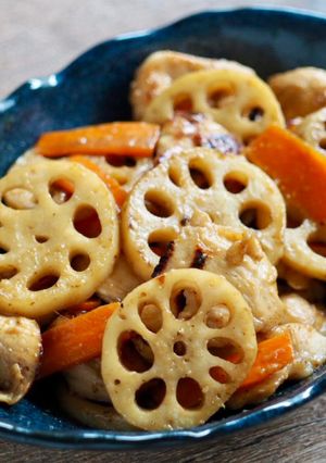 ワンパンで！鶏むね肉とれんこんの塩麴炒め-レシピのメイン写真