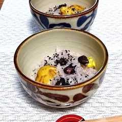 A picture of 栗と黒豆の炊き込みご飯.