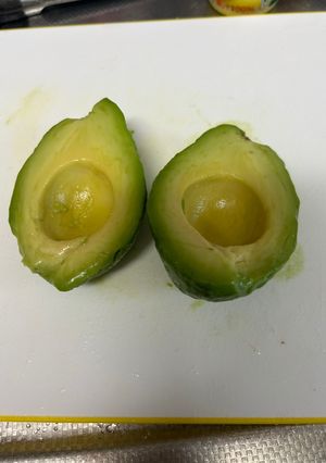 アボカドの切り方(保存版)-レシピのメイン写真