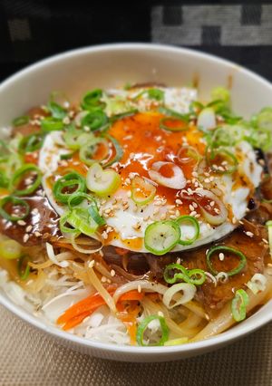 半熟卵のスタミナ焼肉たっぷり丼-レシピのメイン写真