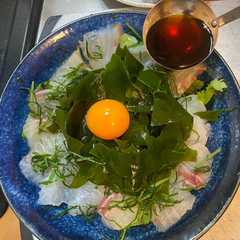 รูปของ 鯛のユッケ風サラダ