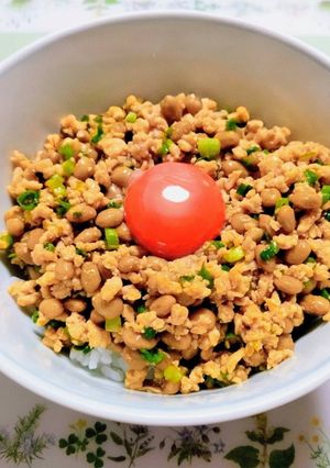 節約簡単夕飯昼食韓国納豆鶏胸そぼろスタミナ炒め丼-レシピのメイン写真