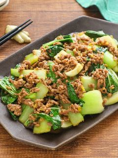 食欲そそる!チンゲン菜の肉味噌炒め-レシピのメイン写真