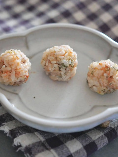 にんじんととうもろこしのコロコロおにぎり-レシピのメイン写真