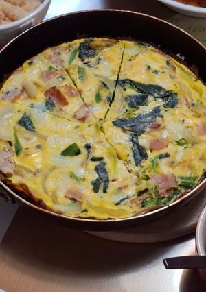 フライパンでパイシートいらずのキッシュ-レシピのメイン写真