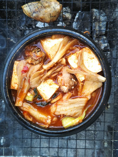 鶏もも肉と豆腐のチゲ鍋-レシピのメイン写真