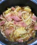 ガッツリ！『にんにく醤油煮込みうどん』