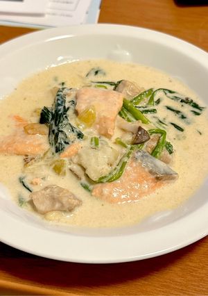 鮭と鶏肉のクリーム煮（フリカッセ）-レシピのメイン写真