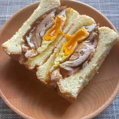 A picture of ペッパーチキンサンド.