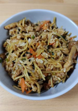 米2合とチルド焼きそば2玉で！そばめし-レシピのメイン写真