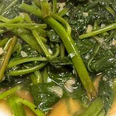 รูปของ 中華料理店風の空芯菜炒めの作り方