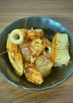 ごま油香る♪こんにゃくとちくわのおかか炒め-レシピのメイン写真