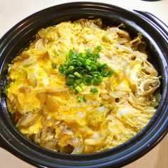 A picture of 【土鍋】ふんわり卵の親子鍋.