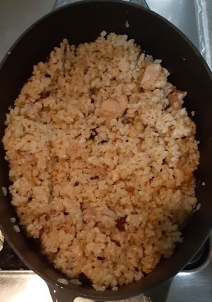 旨味たっぷり!鶏肉と牛肉の炊き込みご飯-レシピのメイン写真