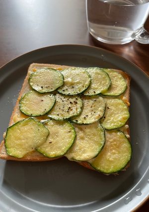 ズッキーニとチーズの朝トースト🥒🧀🍞-レシピのメイン写真