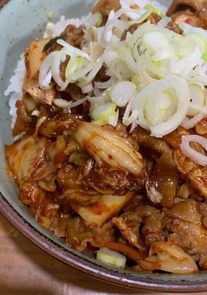 甘辛コク旨！牛丼風のうま辛豚キムチ丼-レシピのメイン写真