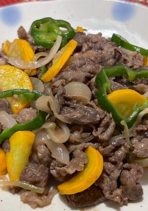 牛肉とズッキーニの塩こうじ炒め♪-レシピのメイン写真