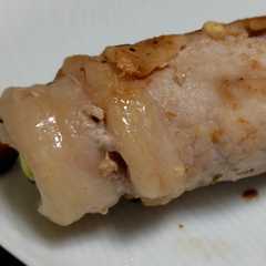 รูปของ 朝も楽ちん！豚バラ肉でズッキーニの肉巻き