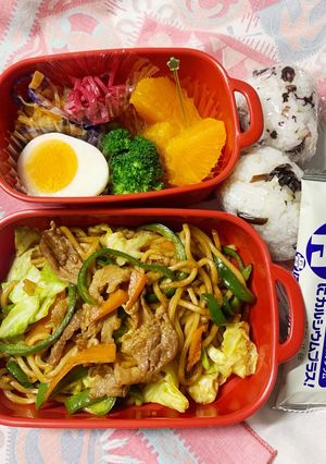 3/14焼きそばとおにぎり弁当-レシピのメイン写真