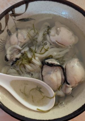 簡単★昼食！めかぶ入り牡蠣スープうどん-レシピのメイン写真