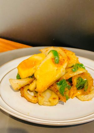 ピリ辛チーズのちくわはんぺん炒め-レシピのメイン写真