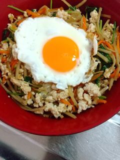三つ葉香る 鶏ごぼう丼-レシピのメイン写真