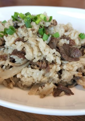 牛肉とごぼうのピラフ QC-レシピのメイン写真