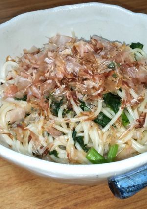 のらぼう菜とおかかのガーリックパスタ-レシピのメイン写真