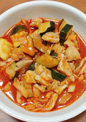 鶏肉と鮭のトマトジュース煮-レシピのメイン写真