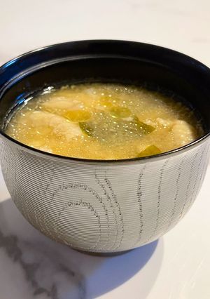 鶏皮とわかめの昆布だし派なみそ汁-レシピのメイン写真
