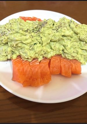 ロピアのサーモンいぶりがっこアボタルタル-レシピのメイン写真