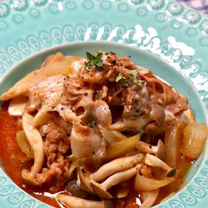 節約！しめじ入り豚こま肉でポークチャップ