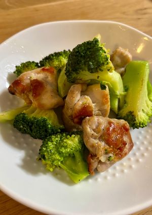 味付け簡単！鶏肉とブロッコリーの炒め物-レシピのメイン写真
