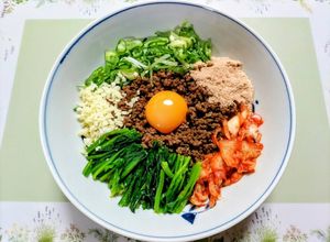 簡単ランチ！挽き肉と法蓮草の台湾まぜ素麵-レシピのメイン写真