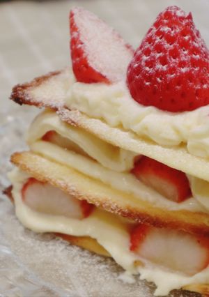 食パンでイチゴのミルフィーユ-レシピのメイン写真