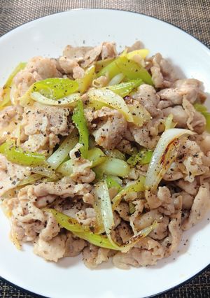 粗挽き黒胡椒で★豚肉と白ねぎの照り焼きペッパー！-レシピのメイン写真