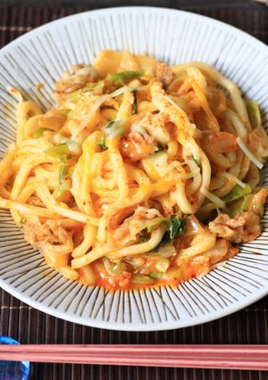 ＊レンジ簡単、お一人様豚キムチーズうどん-レシピのメイン写真