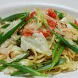 海からサラダフレークが美味しい塩焼きそば