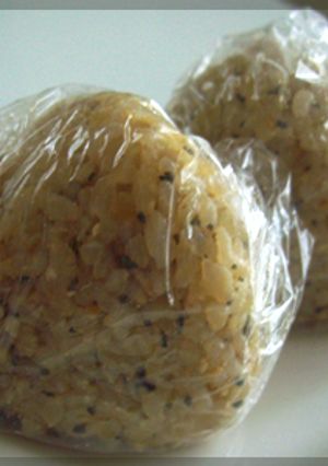 クルクルラップおにぎり　バジル味噌チーズ-レシピのメイン写真
