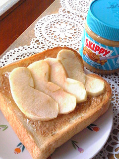 ピーナッツバターとりんごのトースト❤-レシピのメイン写真