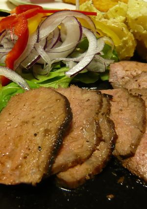 簡単でおいしいローストビーフ＊肉汁ソース-レシピのメイン写真