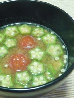 お味噌汁★オクラとプチトマトのお味噌汁-レシピのメイン写真