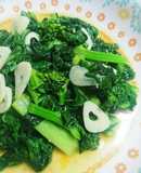 のらぼう菜でにんにくたっぷり青菜炒め