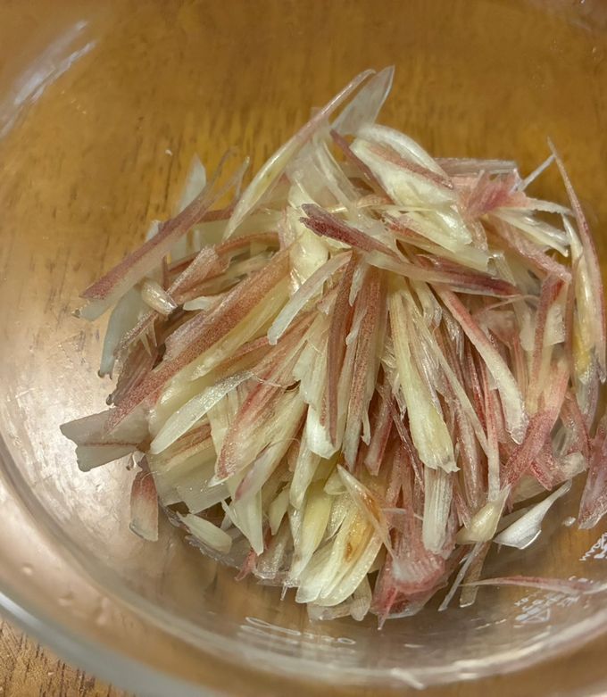 ミョウガを千切りにする方法⭐︎ シャキシャキ極上！-レシピのメイン写真