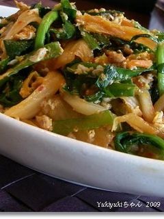 ニラたっぷりキムチ焼きうどん-レシピのメイン写真