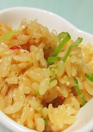 お箸が止まらない〜！炊き込みキムチご飯-レシピのメイン写真
