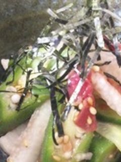 おくらと長いもの梅肉和え~♪-レシピのメイン写真