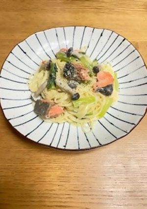 鮭と小松菜のクリームスパゲッティ-レシピのメイン写真