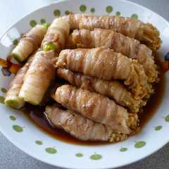 รูปของ 冷蔵庫の余り野菜で！肉巻き