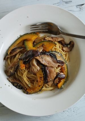 椎茸と南瓜の秋味パスタ ガーリック醤油味-レシピのメイン写真